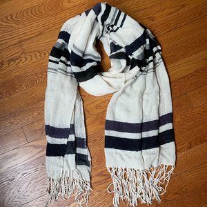 Lightweight striped scarf